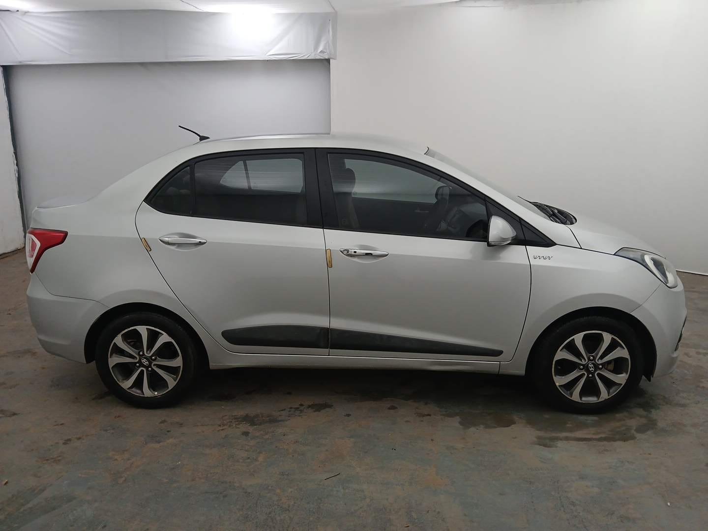 View 2014 Hyundai Xcent SX Petrol (O) Image 6 Used 2014 Hyundai Xcent SX Petrol (O) Image 6