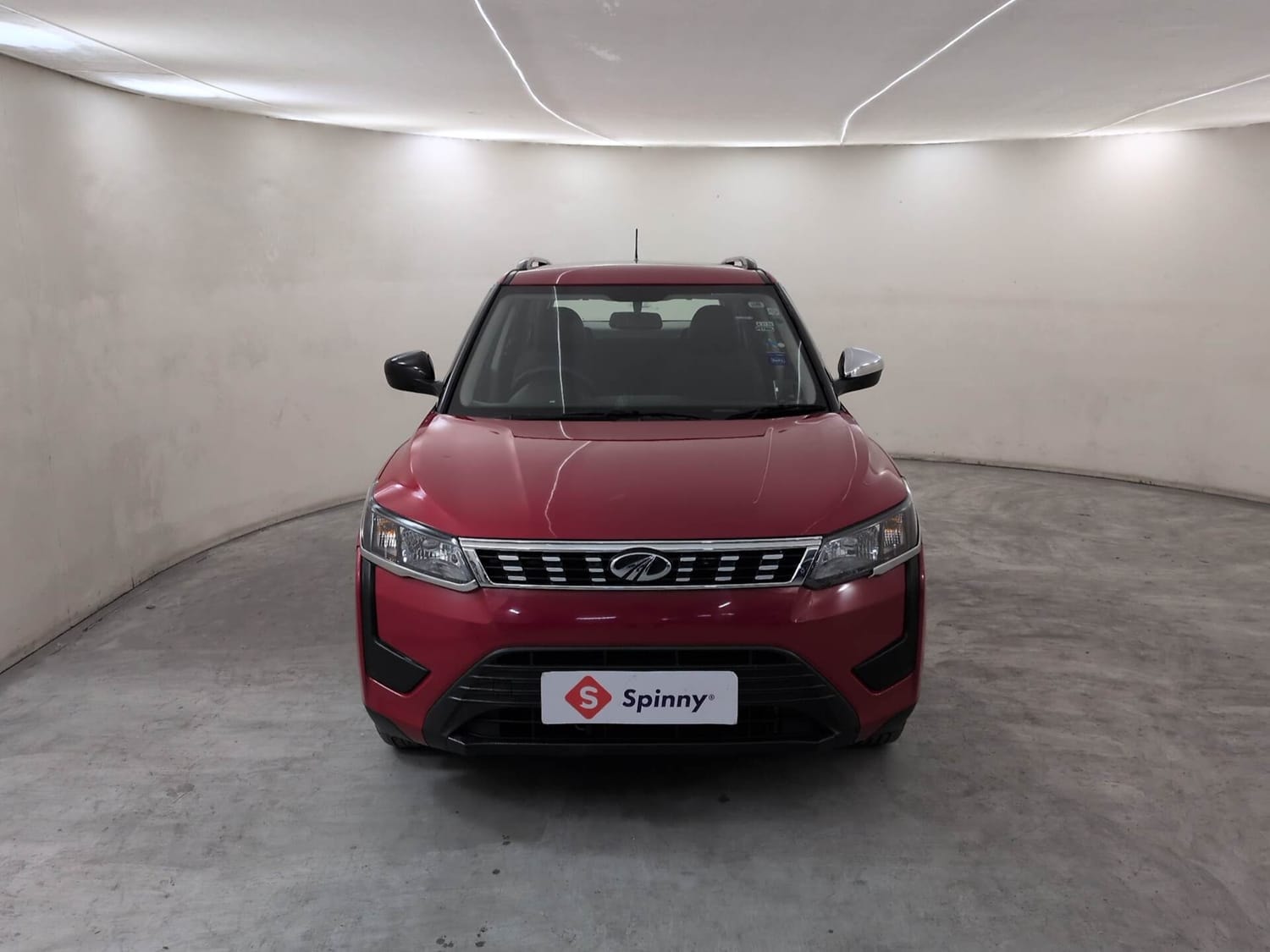 View 2022 Mahindra XUV300 W6 AMT Petrol Image 8 Used 2022 Mahindra XUV300 W6 AMT Petrol Image 8