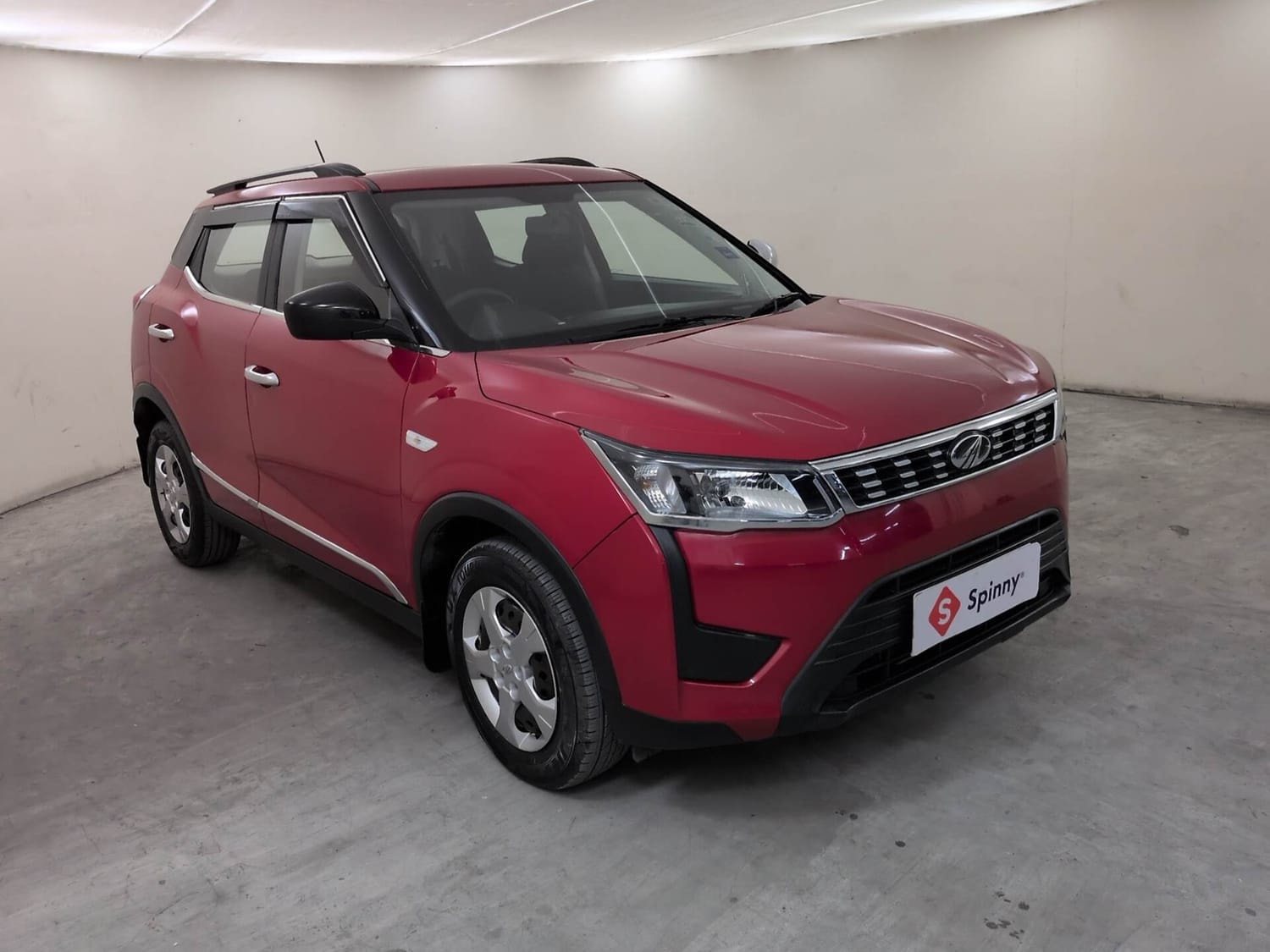View 2022 Mahindra XUV300 W6 AMT Petrol Image 7 Used 2022 Mahindra XUV300 W6 AMT Petrol Image 7