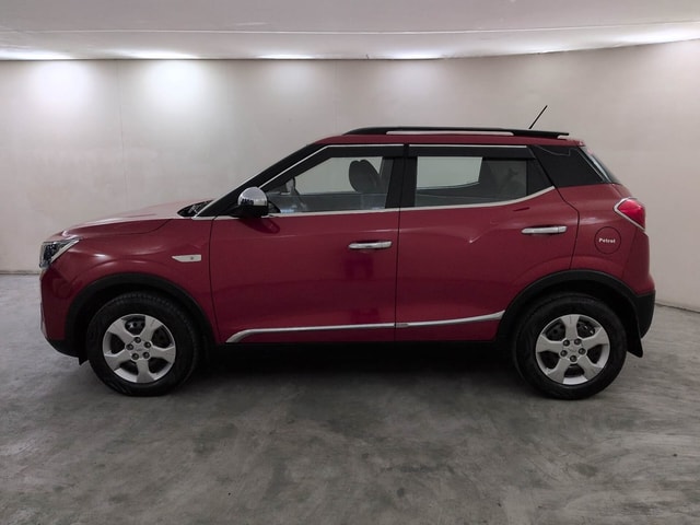 View Mahindra XUV300 Image 2 Used Mahindra XUV300 Image 2