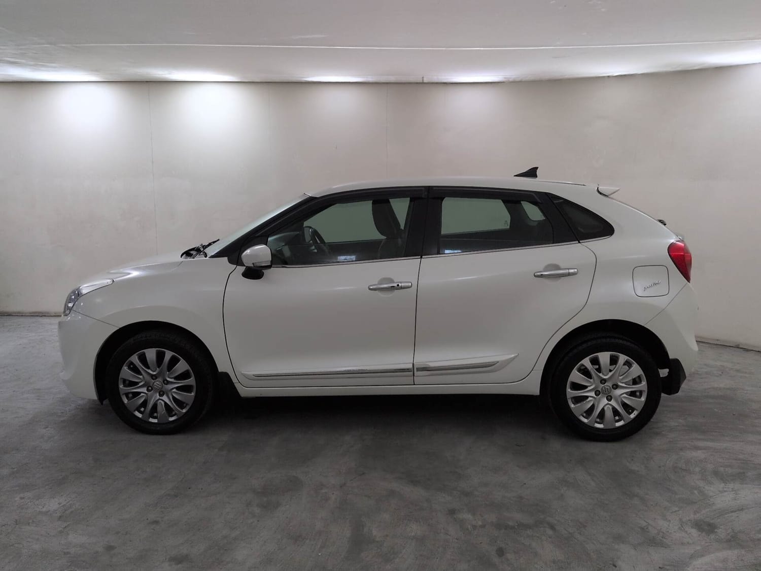 View 2017 Maruti Suzuki Baleno Zeta CVT Petrol BS IV Image 2 Used 2017 Maruti Suzuki Baleno Zeta CVT Petrol BS IV Image 2