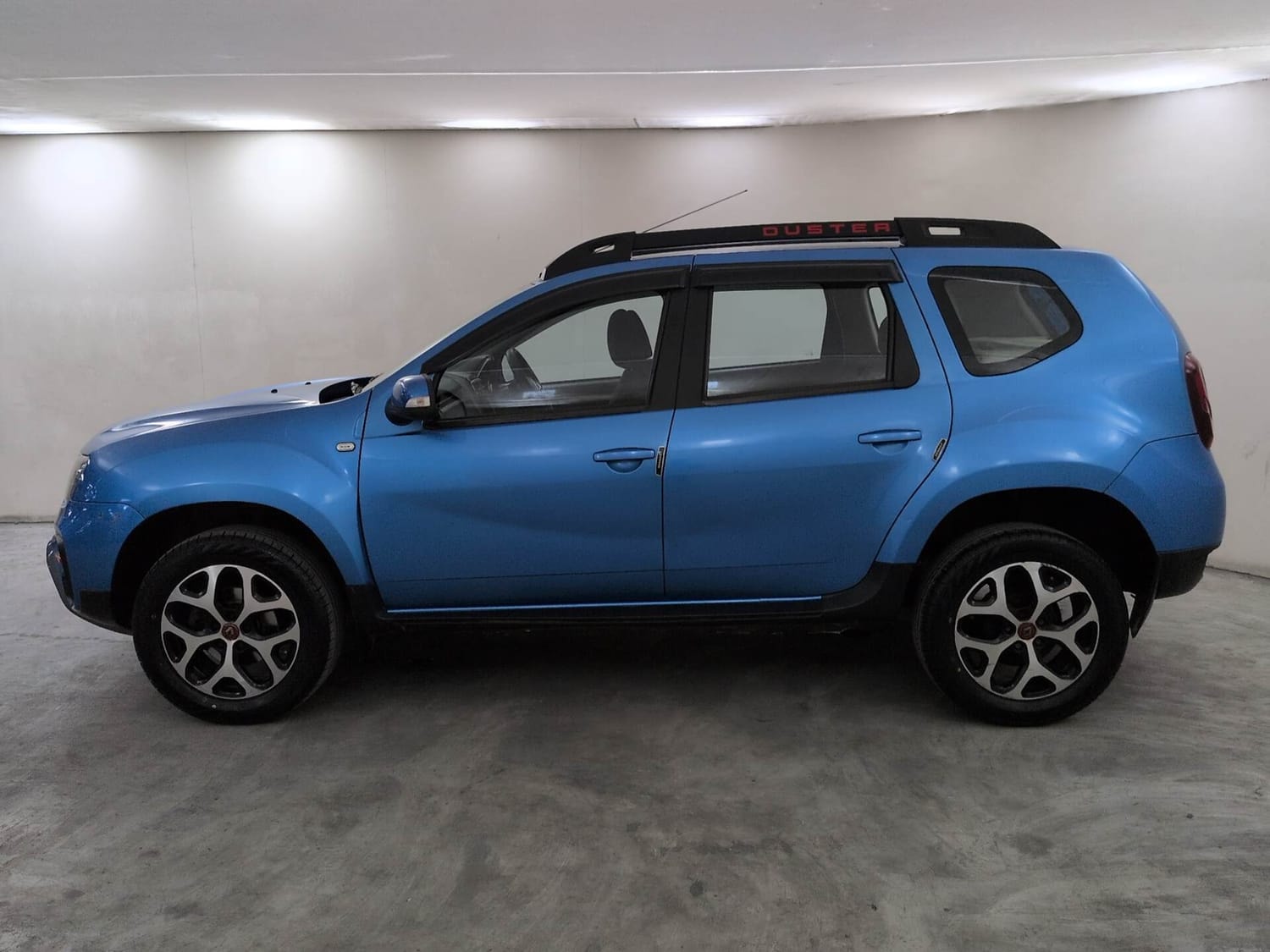 View 2020 Renault Duster 1.3L Turbo Petrol RXS CVT Image 2 Used 2020 Renault Duster 1.3L Turbo Petrol RXS CVT Image 2
