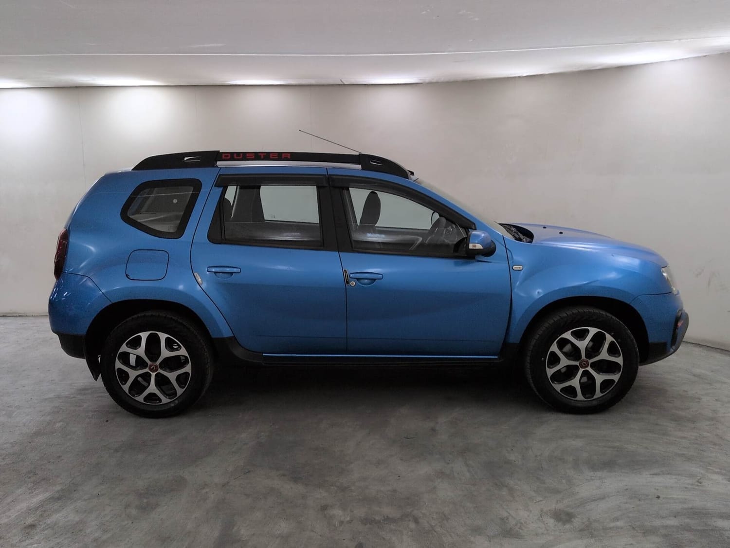 View 2020 Renault Duster 1.3L Turbo Petrol RXS CVT Image 6 Used 2020 Renault Duster 1.3L Turbo Petrol RXS CVT Image 6