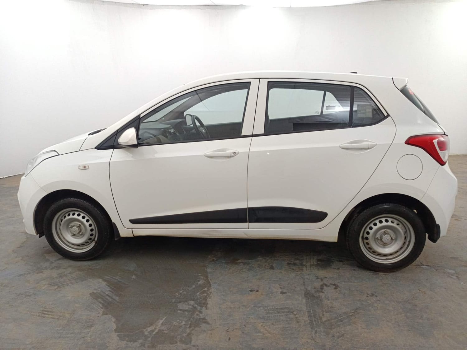 View 2016 Hyundai Grand i10 1.2 Era Petrol Image 2 Used 2016 Hyundai Grand i10 1.2 Era Petrol Image 2