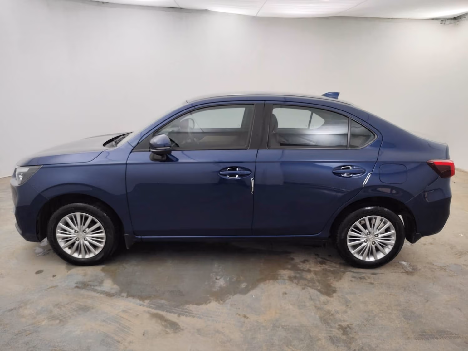 View 2025 Honda Amaze VX MT Petrol BS IV Image 2 Used 2025 Honda Amaze VX MT Petrol BS IV Image 2