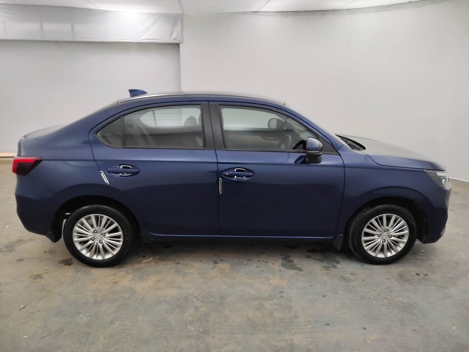 View 2025 Honda Amaze VX MT Petrol BS IV Image 6 Used 2025 Honda Amaze VX MT Petrol BS IV Image 6