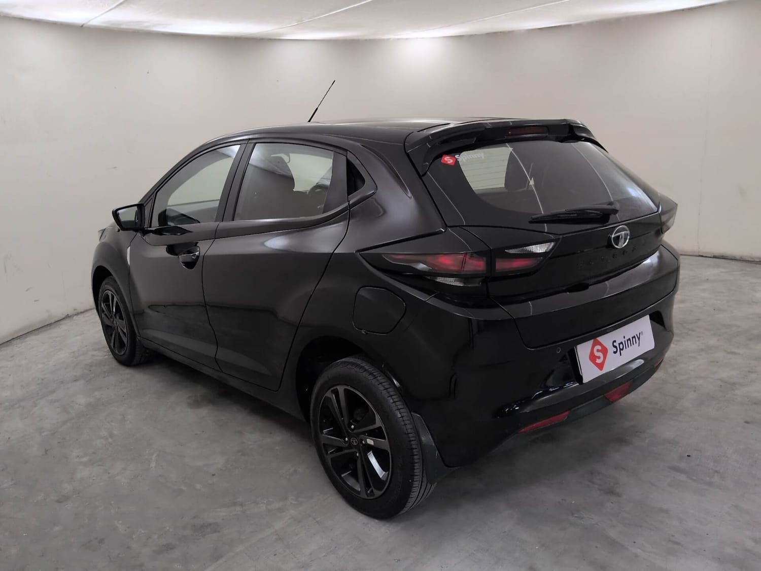 View 2022 Tata Altroz XZ Plus Dark Petrol Image 3 Used 2022 Tata Altroz XZ Plus Dark Petrol Image 3
