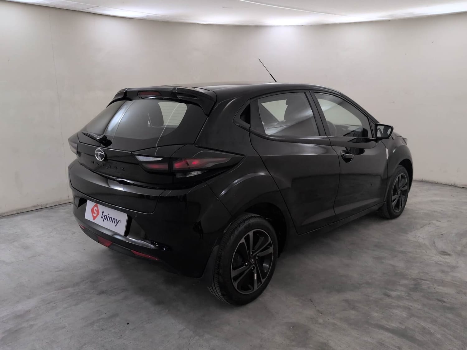View 2022 Tata Altroz XZ Plus Dark Petrol Image 5 Used 2022 Tata Altroz XZ Plus Dark Petrol Image 5