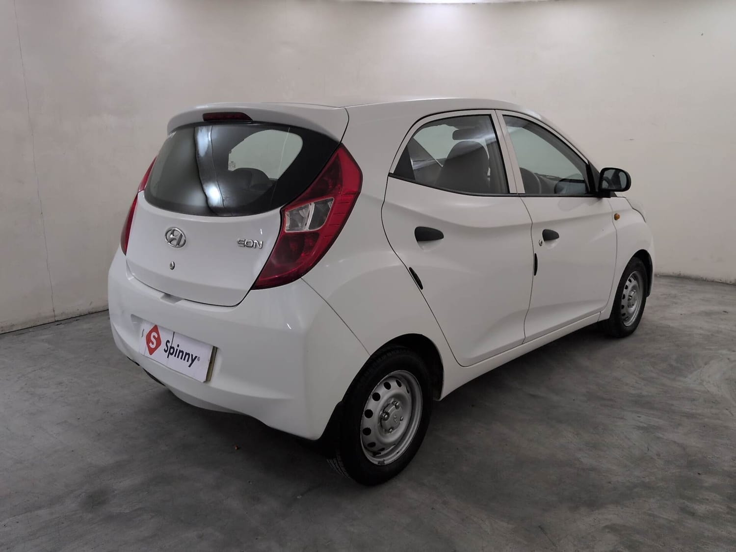 View 2018 Hyundai EON Era Plus Image 5 Used 2018 Hyundai EON Era Plus Image 5