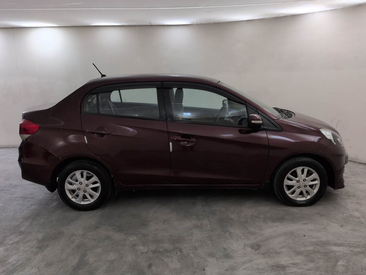 View 2013 Honda Amaze VX MT Diesel Image 6 Used 2013 Honda Amaze VX MT Diesel Image 6