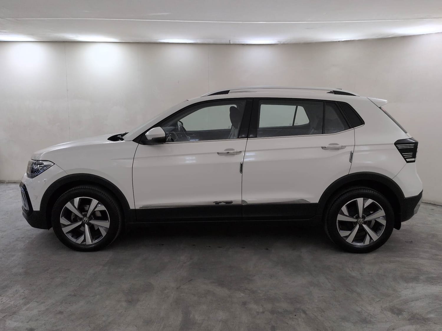 View 2022 Volkswagen Taigun 1.0 TSI Topline AT Image 2 Used 2022 Volkswagen Taigun 1.0 TSI Topline AT Image 2