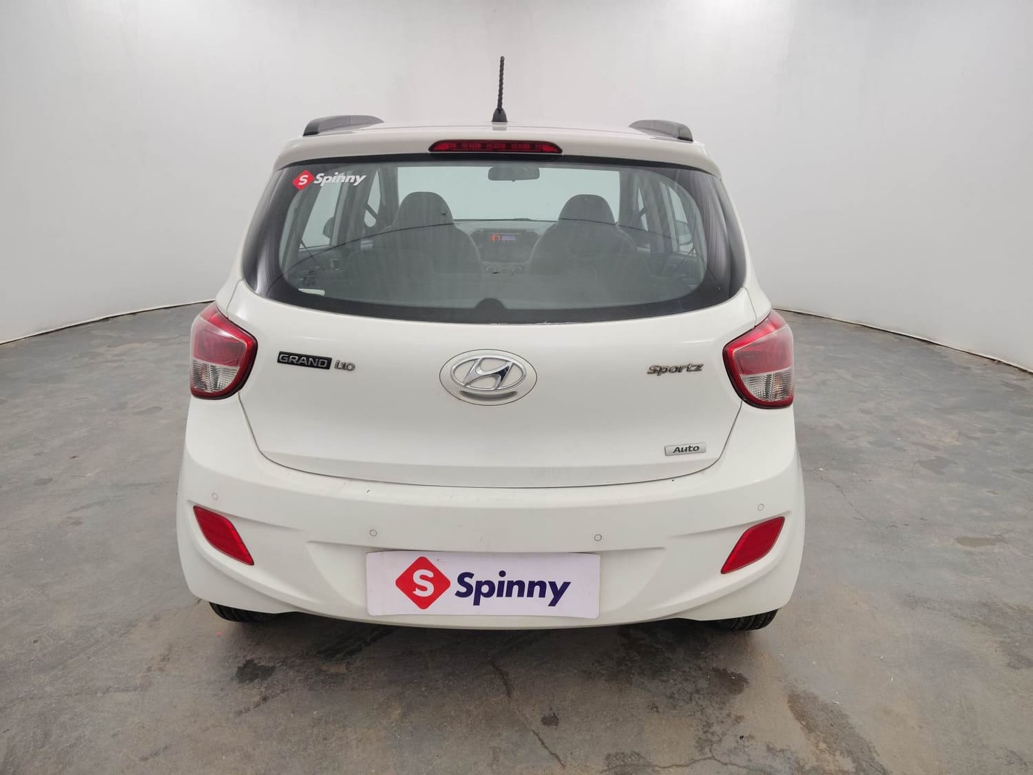View 2013 Hyundai Grand i10 1.2 Sportz AT Petrol Image 4 Used 2013 Hyundai Grand i10 1.2 Sportz AT Petrol Image 4