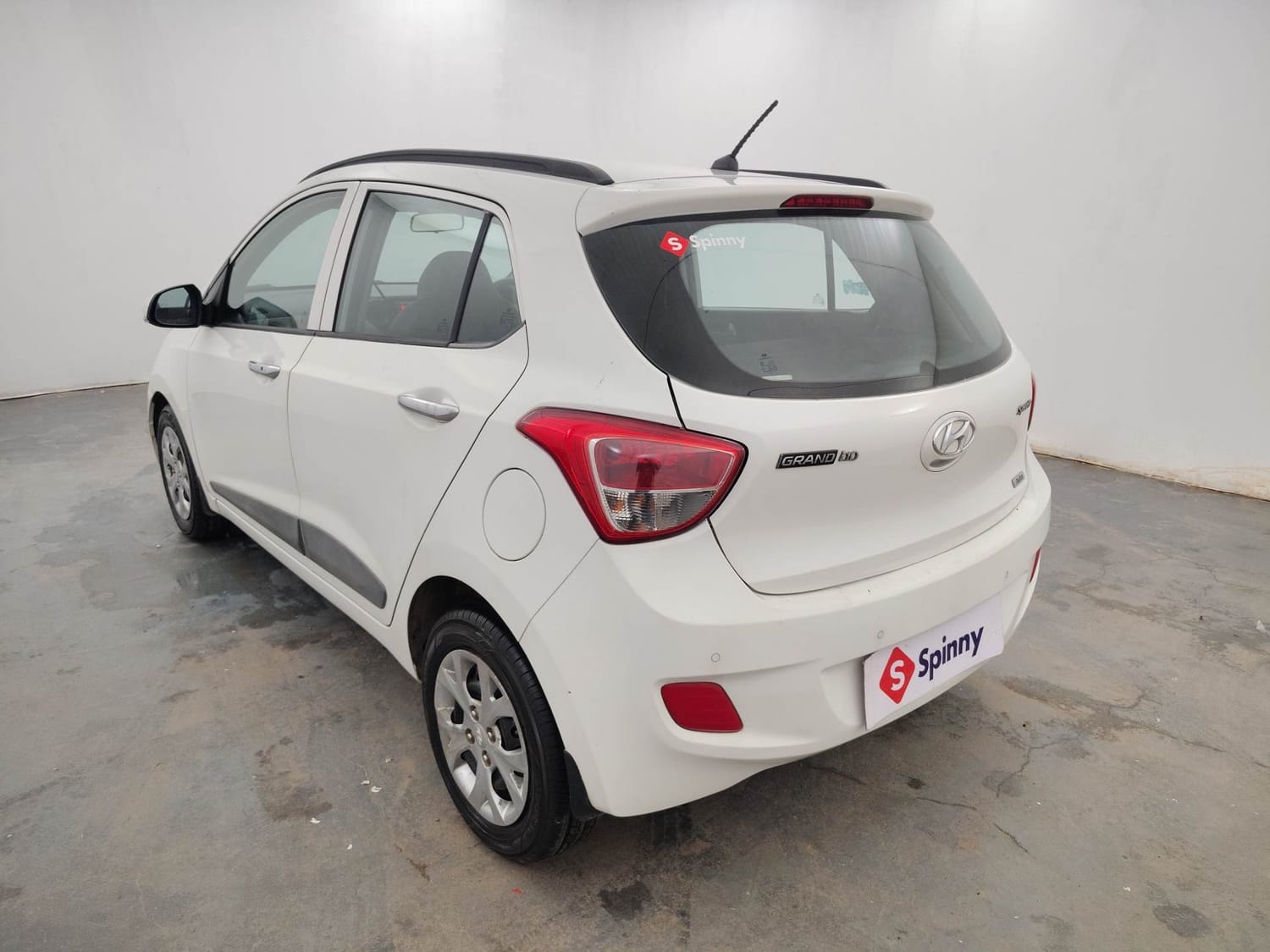 View 2013 Hyundai Grand i10 1.2 Sportz AT Petrol Image 3 Used 2013 Hyundai Grand i10 1.2 Sportz AT Petrol Image 3