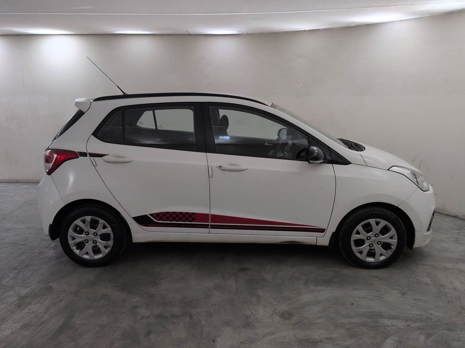 View 2016 Hyundai Grand i10 Prime Era T VTVT Image 6 Used 2016 Hyundai Grand i10 Prime Era T VTVT Image 6