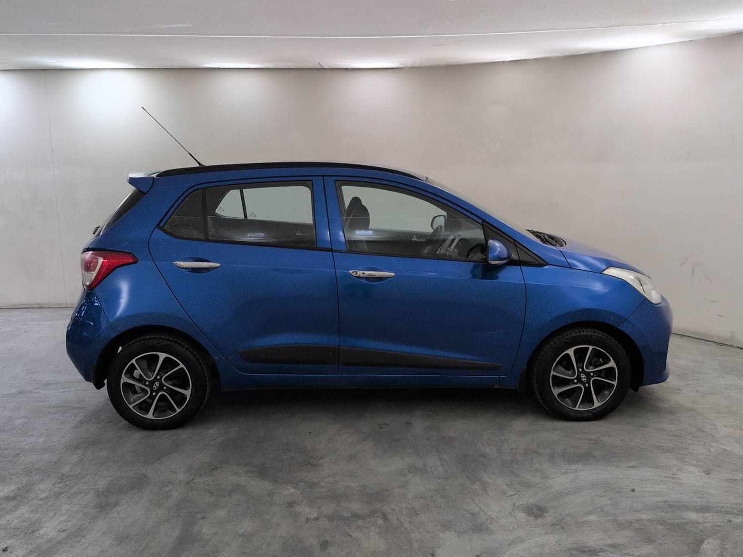 View 2018 Hyundai Grand i10 1.2 Asta Petrol Image 6 Used 2018 Hyundai Grand i10 1.2 Asta Petrol Image 6