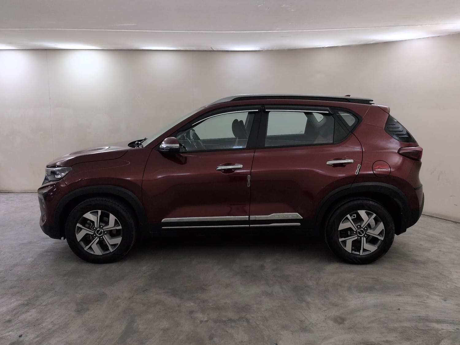 View 2022 Kia Sonet HTX AT Diesel Image 2 Used 2022 Kia Sonet HTX AT Diesel Image 2