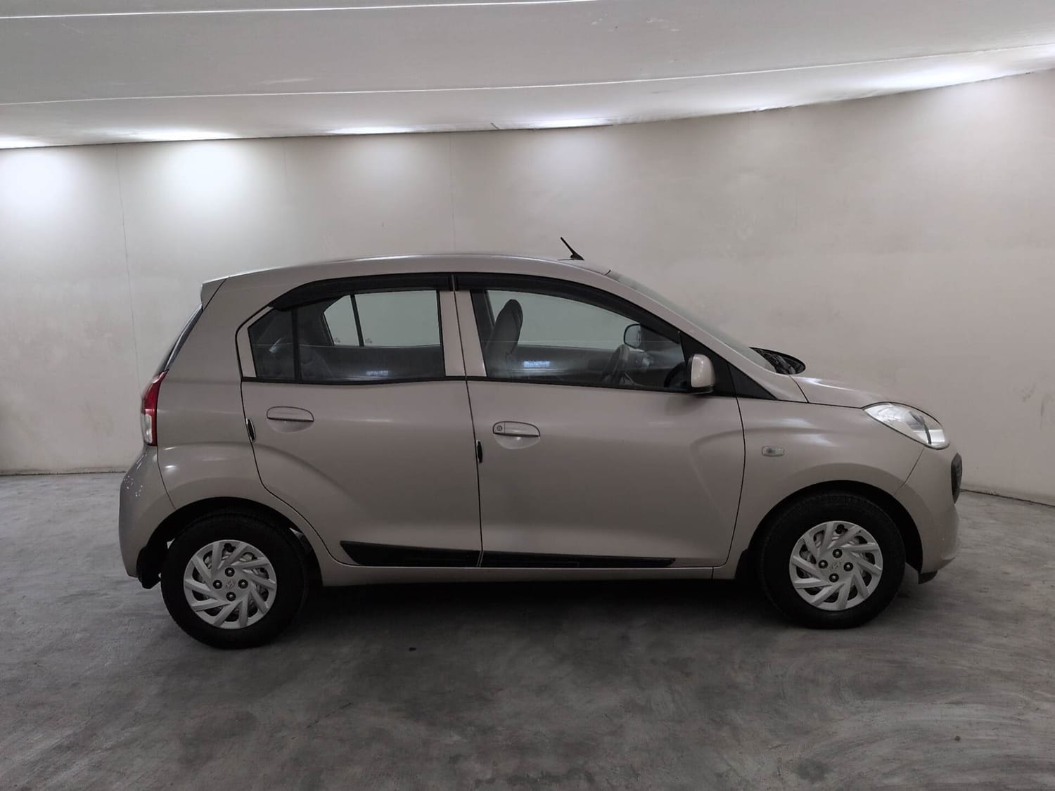 View 2020 Hyundai Santro DX Image 6 Used 2020 Hyundai Santro DX Image 6