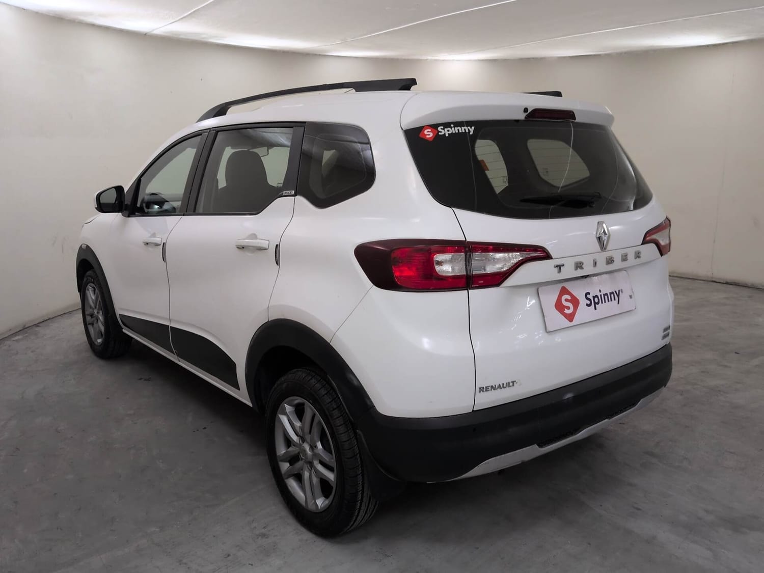 View 2020 Renault Triber RXZ AMT Image 3 Used 2020 Renault Triber RXZ AMT Image 3