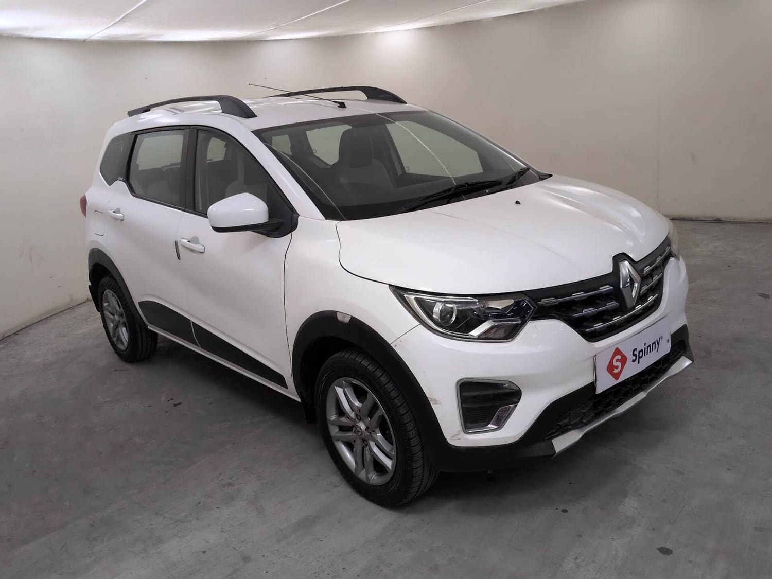 View 2020 Renault Triber RXZ AMT Image 7 Used 2020 Renault Triber RXZ AMT Image 7