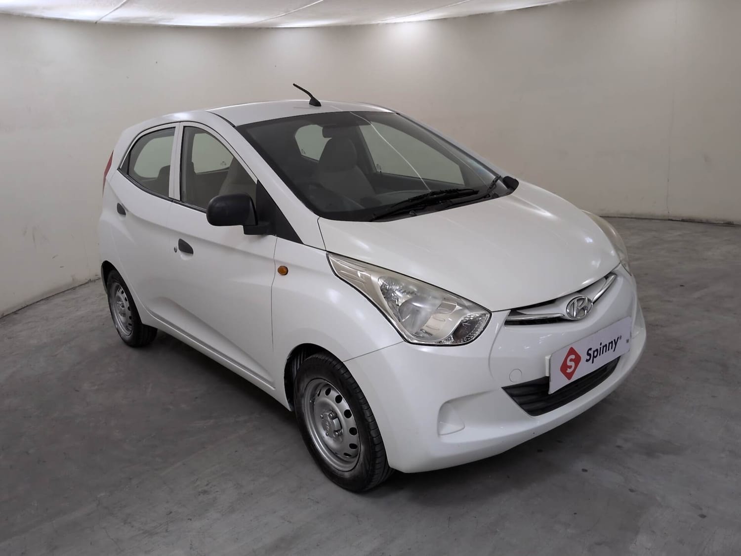 View 2017 Hyundai EON Era Plus Image 7 Used 2017 Hyundai EON Era Plus Image 7