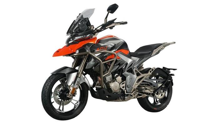 The Zontes 310 ADV is powered by a 310 cc, single-cylinder engine, which puts out 34 bhp of power and 30 Nm of peak torque.