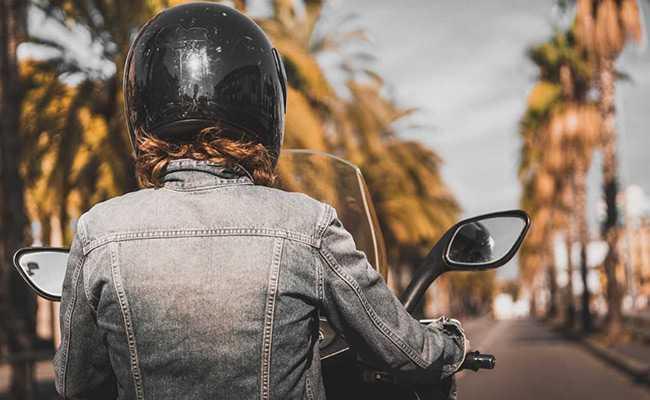 Two-Wheeler Riders Without Helmet Will Not Be Able To Buy Petrol In Noida
