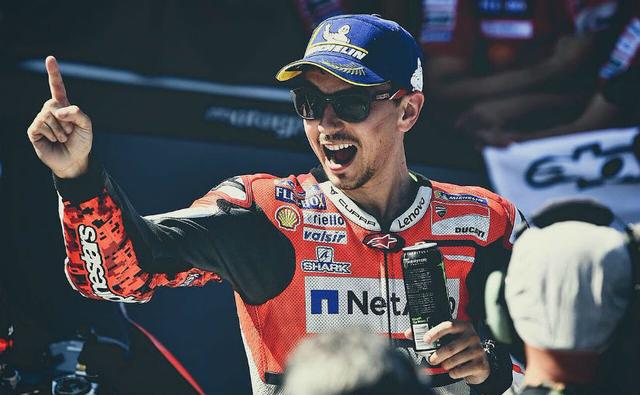 The 2018 MotoGP Aragon Grand Prix will see Ducati's Jorge Lorenzo start on pole after a smashing qualifying session. The Spaniard lead the Aragon GP qualifying on Saturday by 0.014s over teammate Andrea Dovizioso, while Honda's Marc Marquez could only set the third fastest lap time, managing a front row start. Both Lorenzo and Dovizioso set their fastest laps times on their last runs in Q2. For Yamaha's Valentino Rossi, this was his worst qualifying session for the year after being eliminated in Q1 itself.