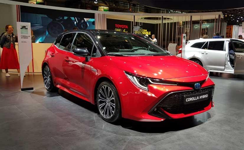 2018 Paris Motor Show: New Toyota Corolla Hybrid Unveiled