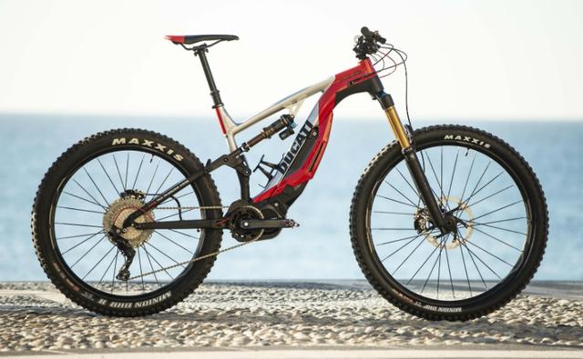 Ducati has joined hands with Italian electric bike manufacturer Thok e-bikes to make an electric mountain bike, the Ducati MIG-RR.The MIG-RR's design has been created in collaboration with celebrated Italian designer Aldo Drudi with support from the Ducati Style Centre.