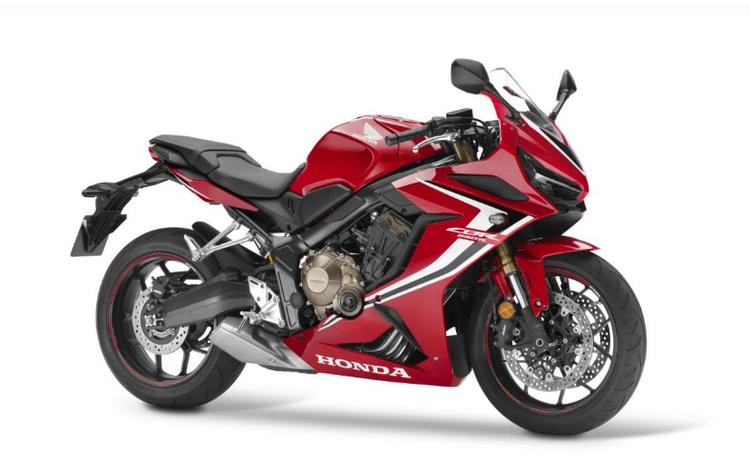 Honda has revealed the 2019 Honda CBR650R at the EICMA show in Milan, which is essentially an updated model of the Honda CBR650F sold in India. The name changes with the 'R' added, and the CBR650R gets some updates in the engine, making more power.