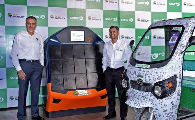 Sun Mobility and Smart E have entered into a strategic partnership to develop a new EV battery swapping system. Earlier this year, Sun mobility had showcased the interoperable smart mobility solution for two and three wheelers. SmartE's fleet of electric three-wheelers will make use of SUN Mobility's solution and will be deployed at SmartE park & charge Hubs across the Delhi-NCR, to cater to the first and last-mile connectivity services. The month-long field trials for this solution concluded in Gurugram last week and is claimed to be successfully. The partnership will see SUN Mobility scaling the battery swapping infrastructure in next 3 months to support 500 electric three-wheelers in Phase 1