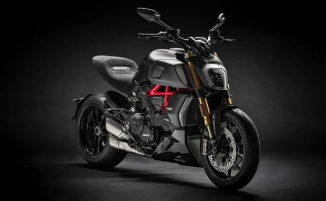 The Ducati Diavel 1260 is expected to be priced between Rs. 17-20 lakh across two variants - the standard variant and the Diavel 1260 S variant.