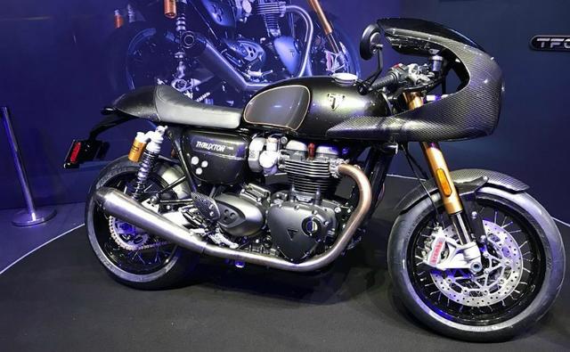 Latest images show a new variant of the Triumph Thruxton R, featuring carbon fibre bodywork and top-shelf components.