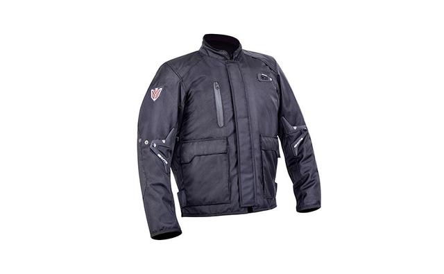 Steelbird has introduced its new range of winter riding gear under the Ignyte sub-brand. The new range including a jacket, gloves and balaclava and has been designed to protect the rider from harsh winter conditions when on two-wheels. The Ignyte Rider Pro jacket is priced at Rs. 13,359 and comes with detachable waterproof and thermal liners, along with a water-repellent polyester breathable fabric on the outer shell. You also get water proof pockets for your mobile and wallet. The riding jacket is equipped with CE Level 1 armour for the back, shoulder and elbows.