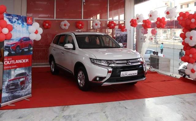 The soon-to-be-launched 2018 Mitsubishi Outlander SUV has started hitting showrooms, as revealed by a set of recently surfaced images. Expected to come with a price tag a little north of Rs. 30 lakh, Mitsubishi will launch it in June.