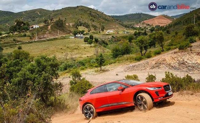 Earlier we saw MG refresh the ZS EV which was even in contention for the carandbike awards EV of the year. So now, we have the Jaguar I-Pace In India.