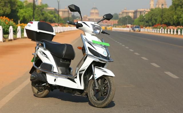 The Avan Xero+ is a new electric scooter from Avan Motors and it is primarily meant for short commutes especially for college-going or elderly people. We spent a day with it to see how it tackles the Delhi traffic.