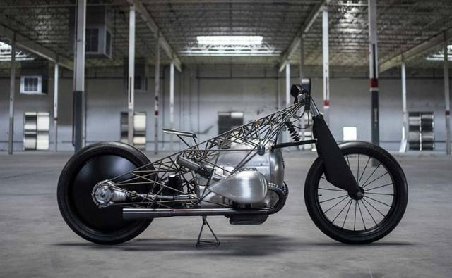 Austin-based custom house Revival Cycles unveiled a custom bike with a big BMW boxer engine which is expected to debut on a BMW production model in 2020.