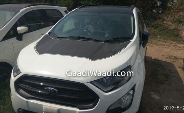Images of an upcoming special edition Ford EcoSport have recently surfaced online. Badged as the Ford EcoSport Thunder, the new special edition model is reported to have been spotted at a dealership yard.