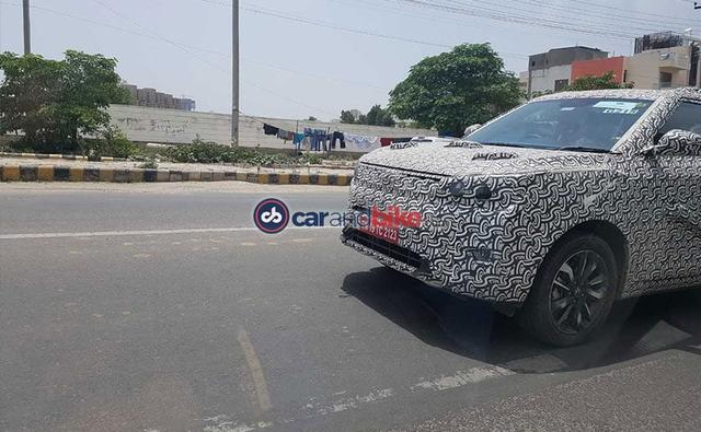 Mahindra is planning to introduce an AMT variant even in the Marazzo along with the XUV300 and the spotted model could be the diesel which is powered by the same 1.5-litre engine.