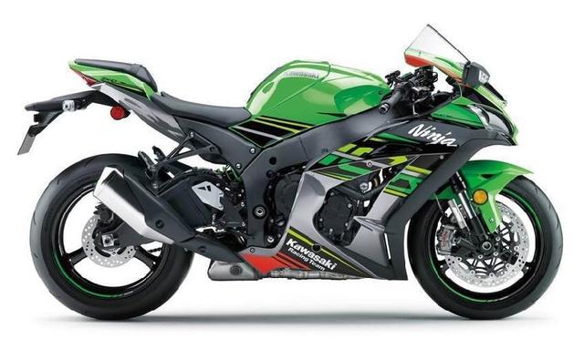 India Kawasaki Motor has launched the 2020 Ninja ZX-10R in the country priced at Rs. 13.99 lakh (ex-showroom, Delhi). The locally assembled 2020 Kawasaki Ninja ZX-10R is Rs. 31,000 cheaper than the outgoing model while offering a wider power band, improved suspension set-up and braking performance. The ZX-10R comes to India via the Completely Knocked Down (CKD) route and Kawasaki says the new model comes as close as possible to the World Superbike (WSBK) race machine. Deliveries for the new 2020 Ninja ZX-10R will commence from June this year for those who booked earlier, while Kawasaki dealers across the country are accepting new bookings at present.