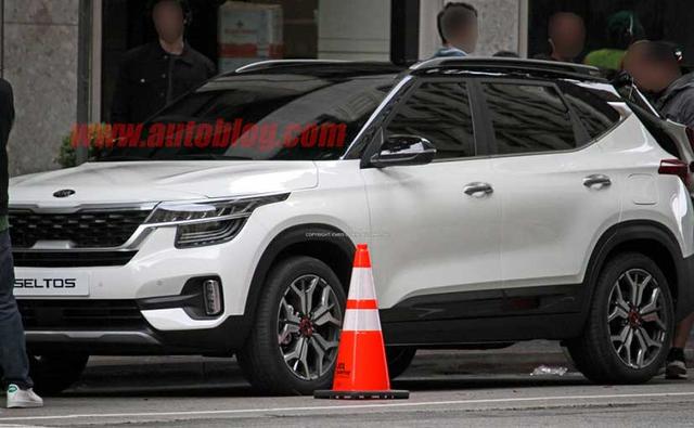 The production version of the Kia SP2i concept-based SUV was recently spotted while being filmed for a TV commercial, outside India. As per the badging on the SUV, the production version of the SP2i concept will be called Kia Seltos in the European markets.