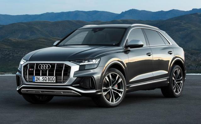 Audi's new flagship SUV is here! This is the new Audi SQ8, which gets a mild-hybrid V8 turbo-diesel engine and does 0-100 kmph in 4.8 seconds with a limited top speed of 250 kmph.