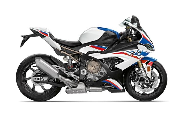 According to BMW Motorrad, only a certain production batch is affected, approximately 340 motorcycles, of which 113 are intended for the German market.