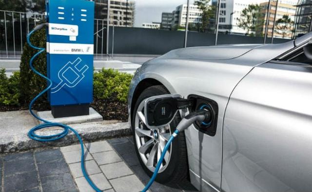 EESL Plans To Install 2000 Electric Vehicle Charging Facilities Across India By 2021