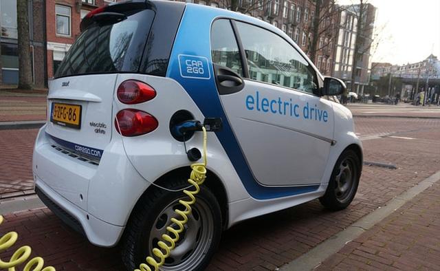 The Delhi government has released the draft for the Electric Vehicle Policy 2019 that aims at the frequent use of electric vehicles in the national capital. The policy draft states that the primary goal is to improve Delhi's air quality by bringing down emissions from the transport sector. As a result, the policy will seek the rapid adoption of Battery Electric Vehicles (BEVs) in such a way that they contribute 25 per cent to the overall new vehicle registrations by 2024." The draft of the Delhi EV Policy was first put out in the public domain in November last year and suggestions and comments from the stakeholders including non-profit think-tanks, academic experts, EV and battery manufacturers, as well as multilateral bodies and concerned individuals.