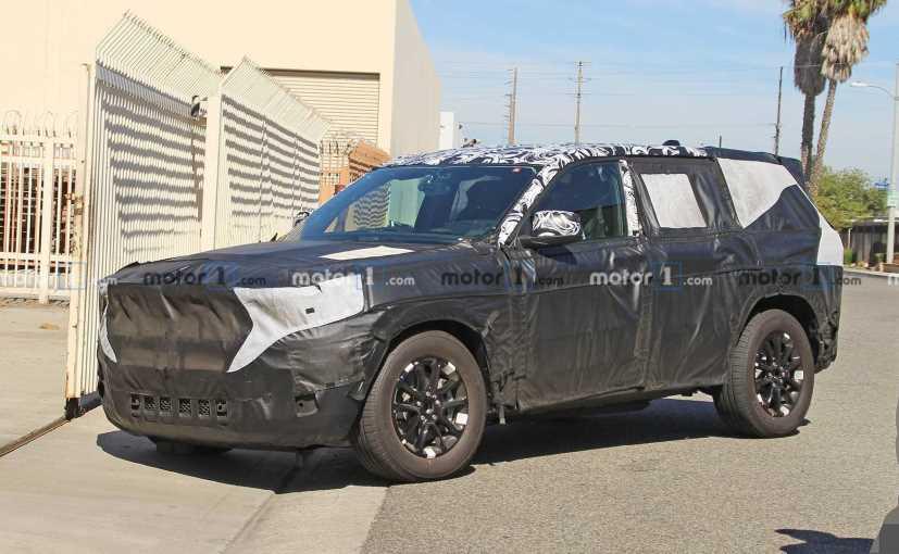 Next-Gen Jeep Grand Cherokee Spied For The First Time