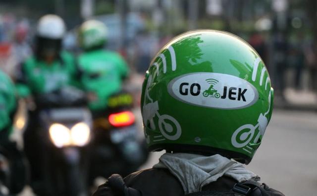 Amazon.com Inc is in early talks with Go-Jek Group to buy a stake in the Indonesian ride-hailing startup, a source familiar with the matter told Reuters on Wednesday. Details of the stake were not known and the source did not want to be identified as the talks are private. Both Amazon and Go-Jek did not respond to a Reuters request for comment.
