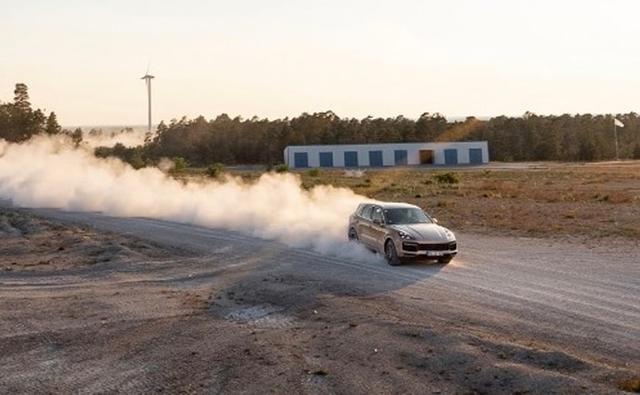 Porsche Cayenne Turbo SE Hybrid Sets New Lap Record At The Upcoming Swedish Gotland Ring