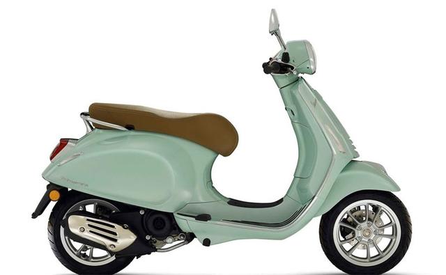 The Vespa Primavera and Vespa Sprint are two 50 cc scooters with limited speed, introduced for the US market.